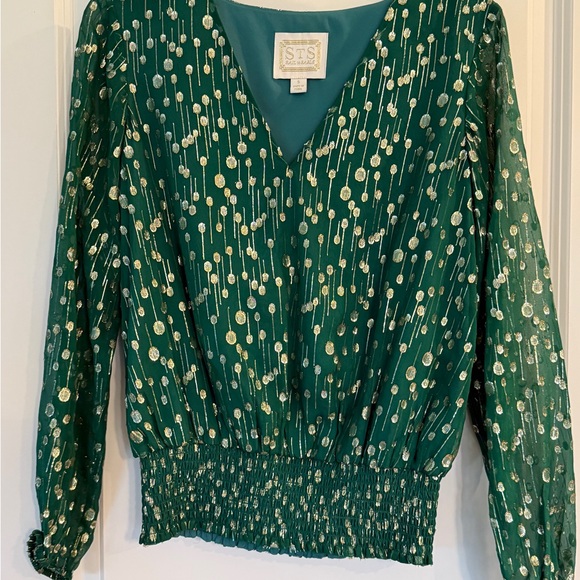 Sail to Sable Tops - NWOT Sail to Sable Green and Gold Patterned Sparkle Blouse